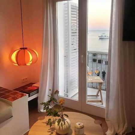 Beachfront Suite In Cadaques Center Экстерьер фото