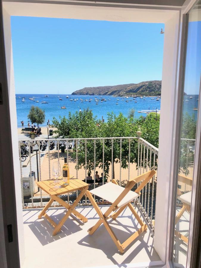 Beachfront Suite In Cadaques Center Экстерьер фото