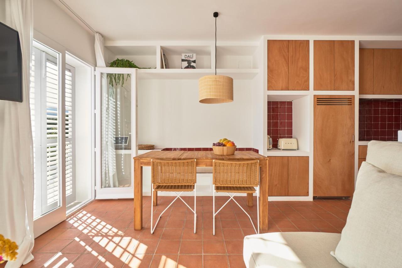 Beachfront Suite In Cadaques Center Экстерьер фото
