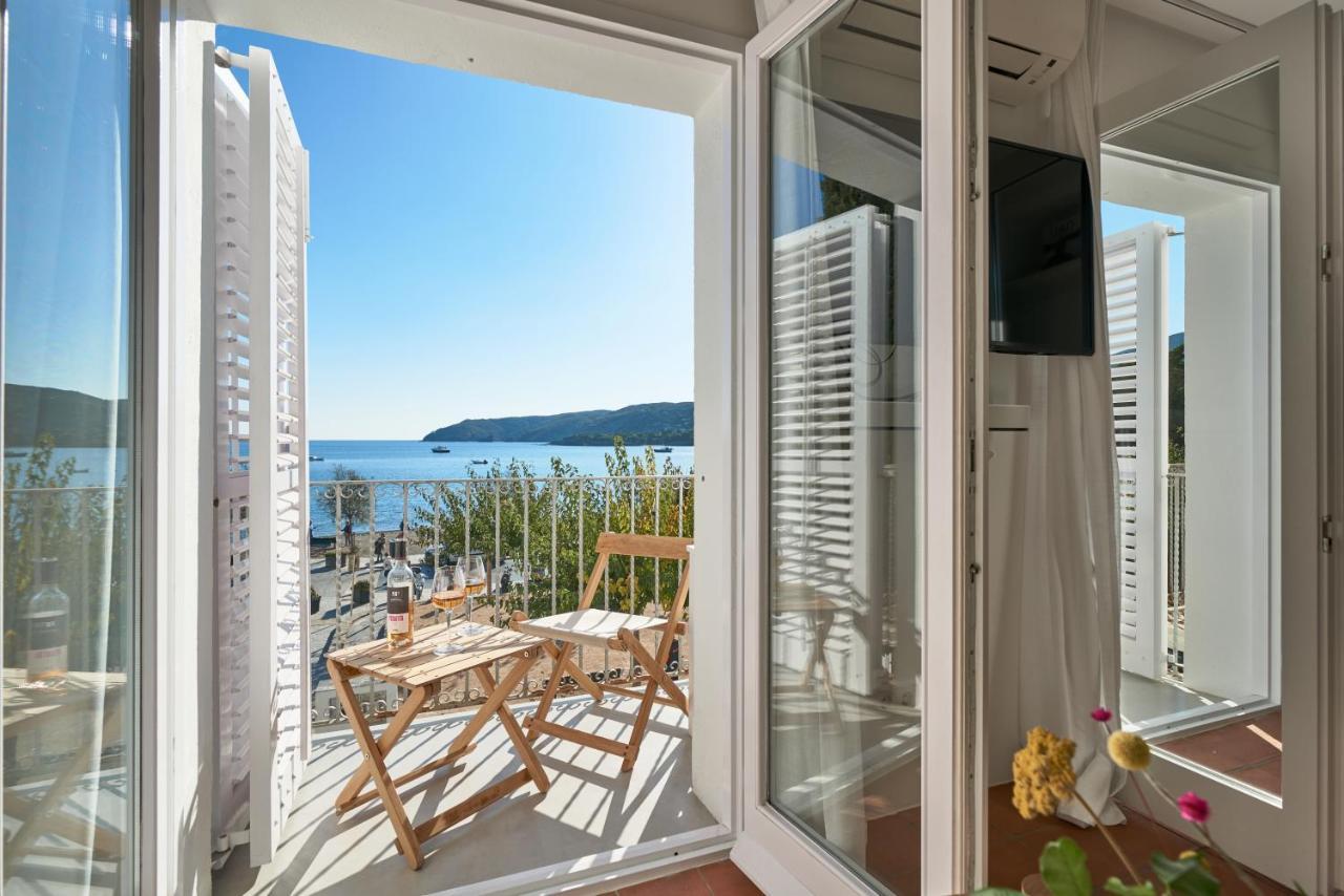 Beachfront Suite In Cadaques Center Экстерьер фото