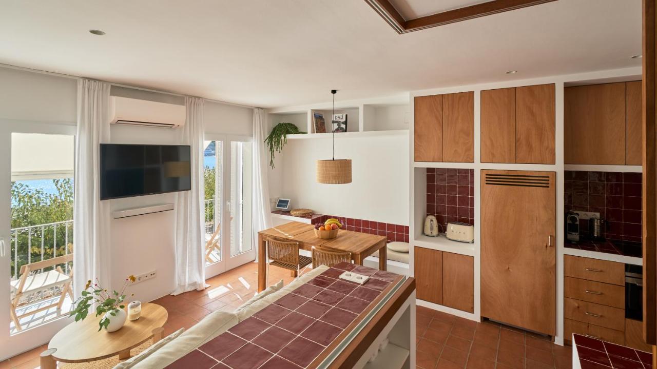 Beachfront Suite In Cadaques Center Экстерьер фото