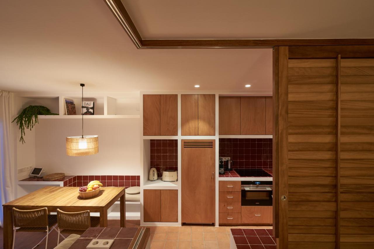 Beachfront Suite In Cadaques Center Экстерьер фото
